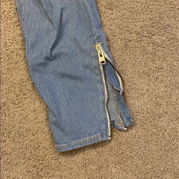 Pin striped jeans - Picture 2 of 3